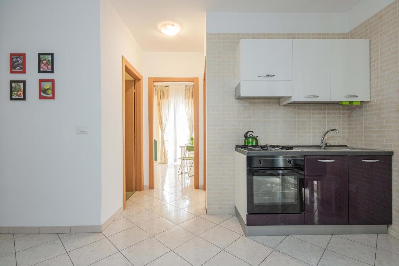 Green Apartment Bari Luaran gambar