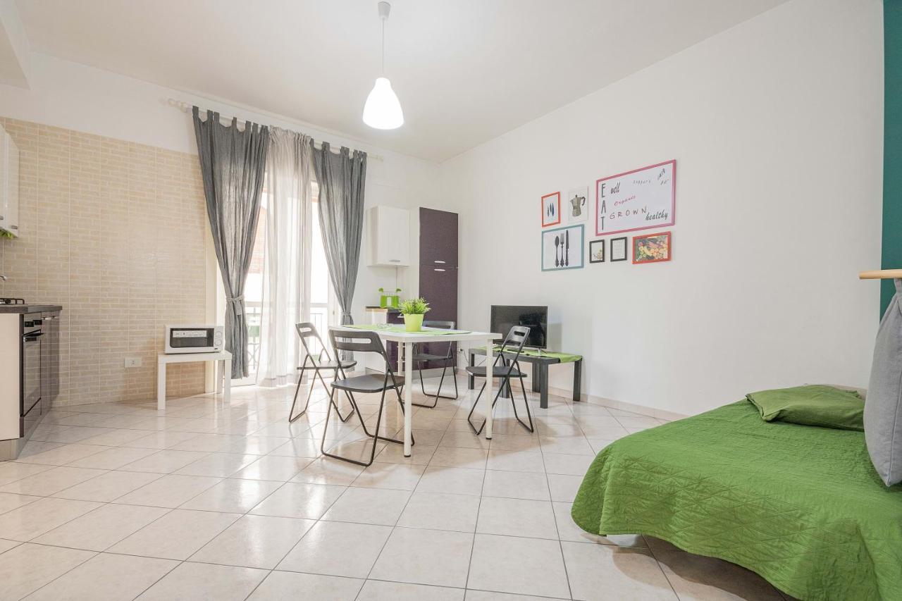 Green Apartment Bari Luaran gambar